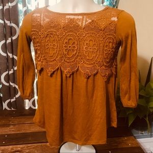 Lacy fall top. Super cute ❤️